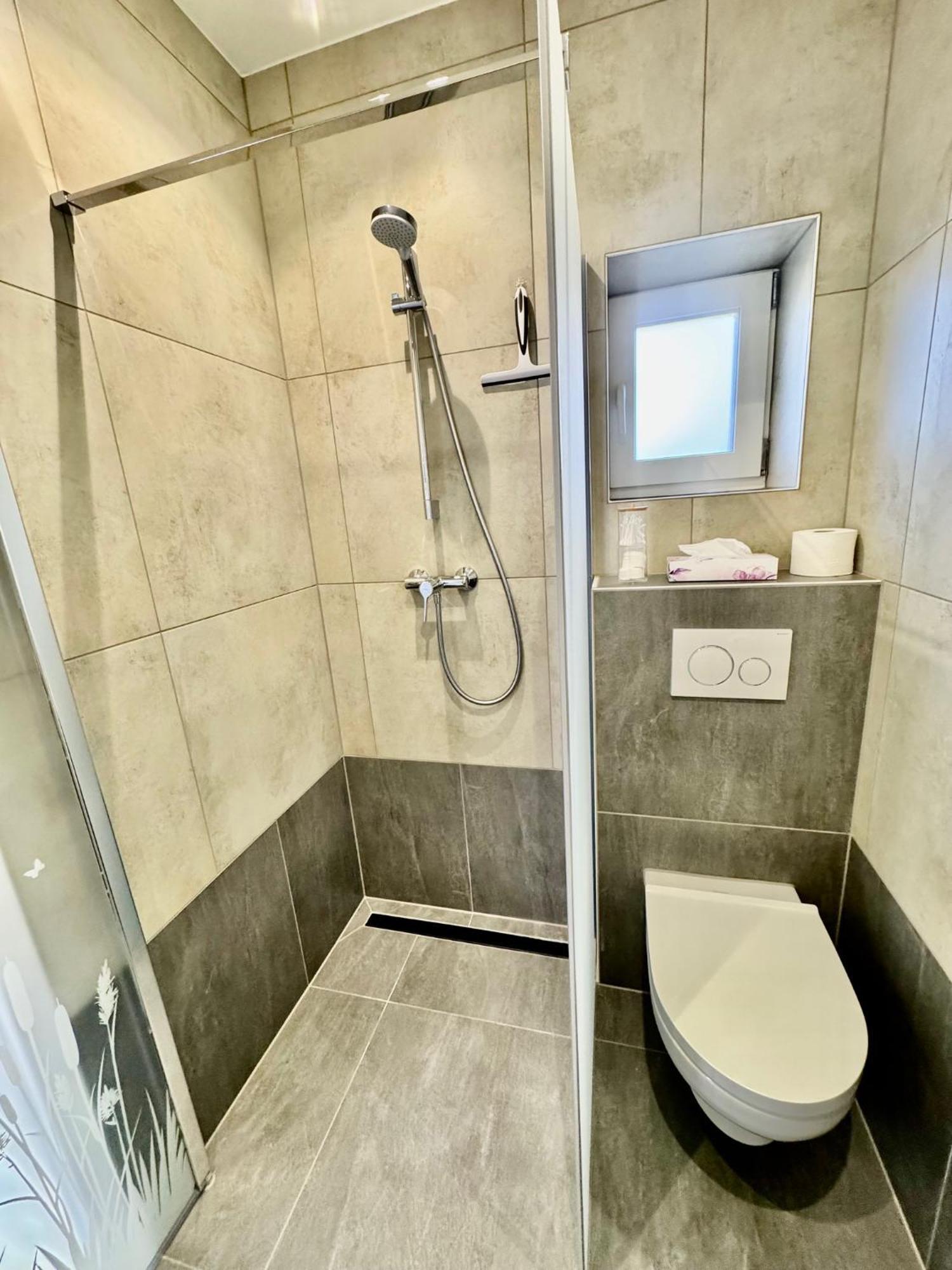 Gaestezimmer Beate Und Ferienwohnung Rheda Wiedenbrueck Extérieur photo